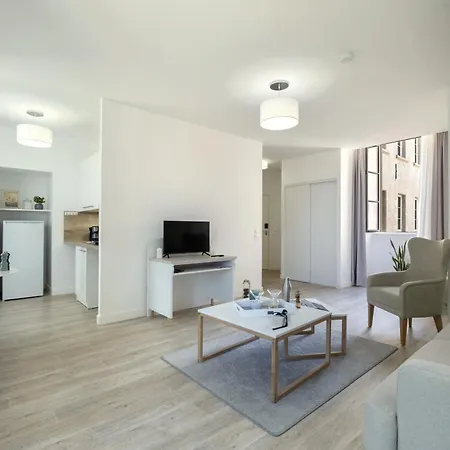 Apartment De